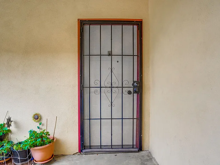 14227 Gilmore St — Photo 32