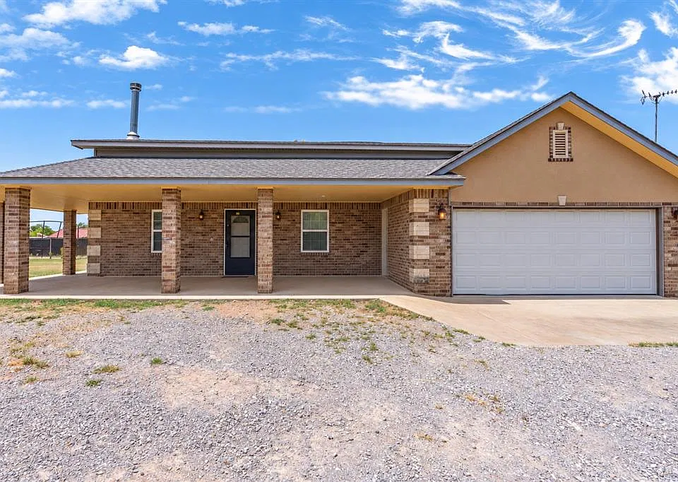 7435 N Peebly Rd