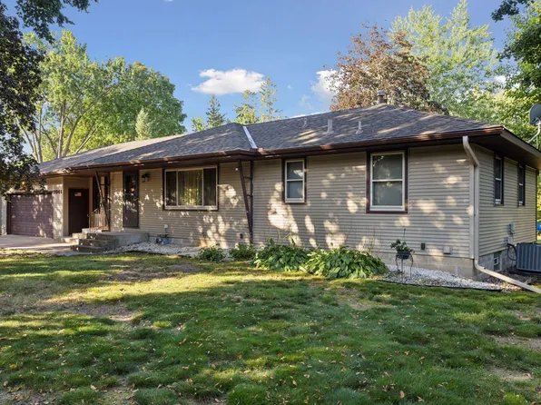 7041 Georgia Ave N, Brooklyn Park, MN 55428