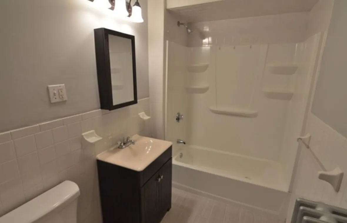 4 bed, 1300 sqft, $3,200 — Photo 3