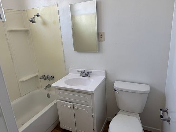 3rd image of 464 Walnut Ave #11408326