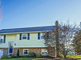136 Deer Dr, Jonestown, PA 17038
