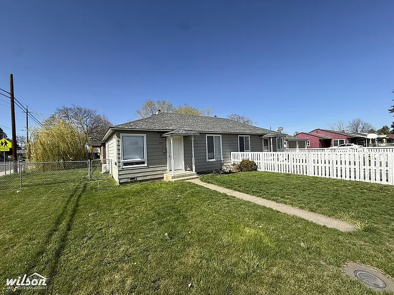 1418-1420 S Queen Ave — Photo 10
