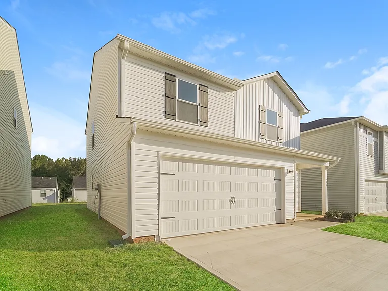 639 Farmstead Trl — Photo 3