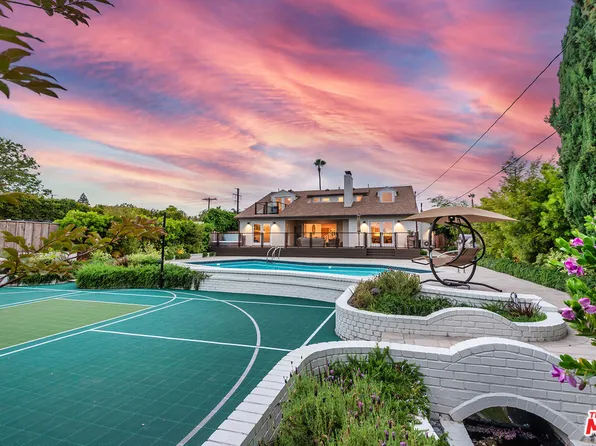 7220 Arizona Ave, Los Angeles, CA 90045