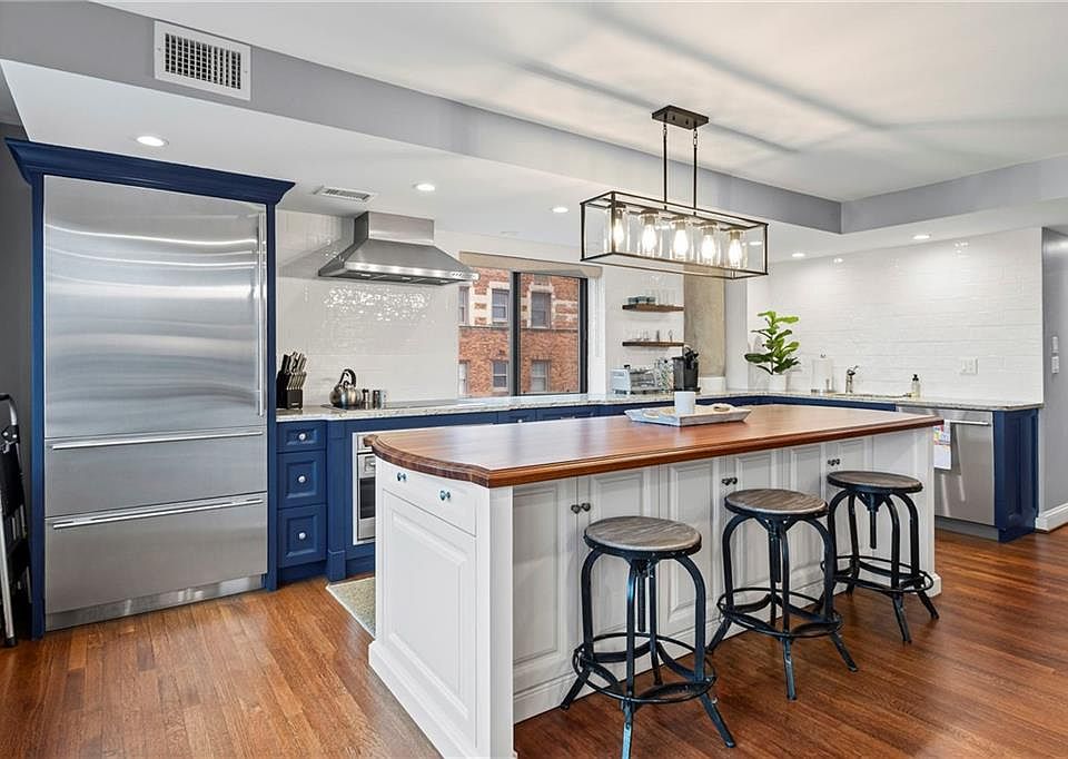 1st image of 803 W 48th St APT 706