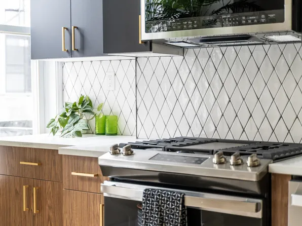 347 Pavonia Ave #7, Jersey City, NJ 07302