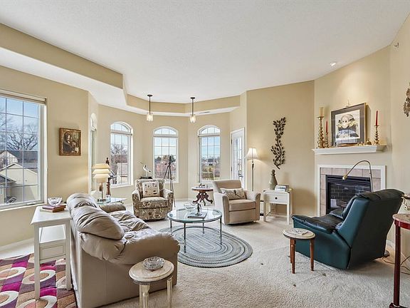 4th image of 245 Holiday Rd APT 3