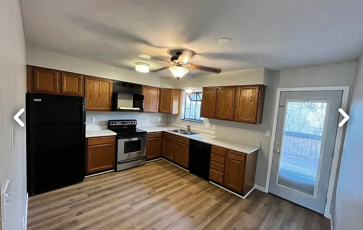 2 bed, 1.5 bath, 1200 sqft, $1,300 — Photo 2