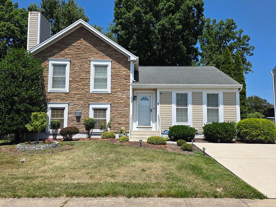 1st image of 8 Treadway Ct