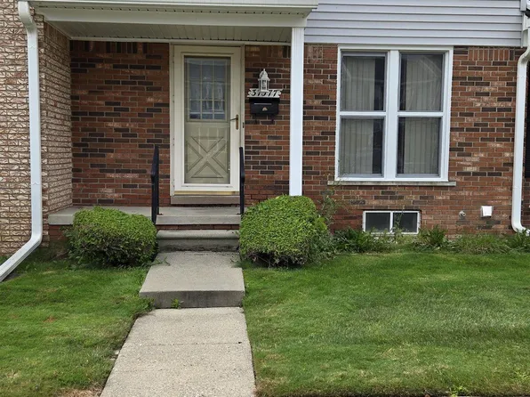 37377 Charter Oaks Blvd, Clinton Township, MI 48036