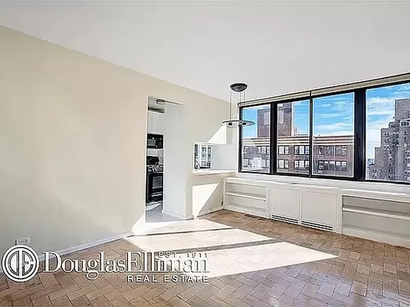 455 East 86th Street image 1 of 5