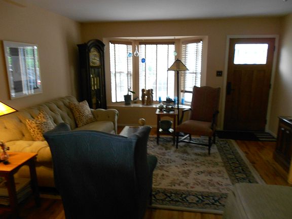 5th image of 250 Ward Ave