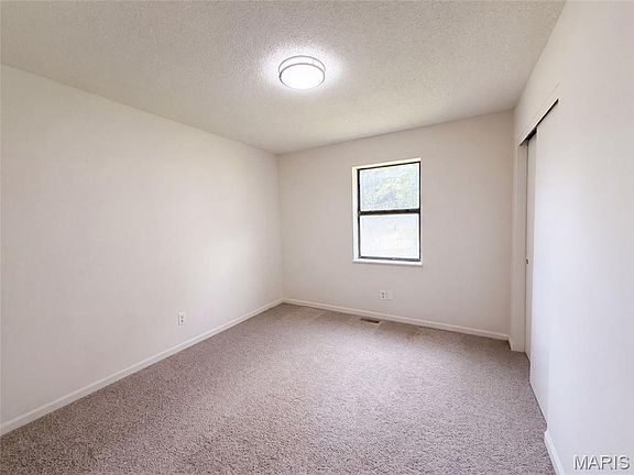 4th image of 112 Alden St