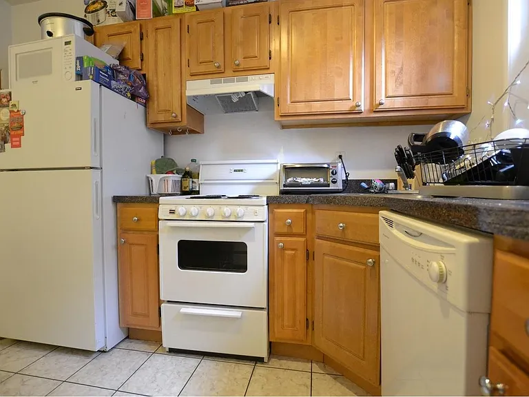 1950 Beacon St #1 — Photo 4