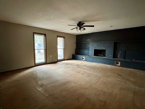 2nd image of 304 W Eagle Chief Dr