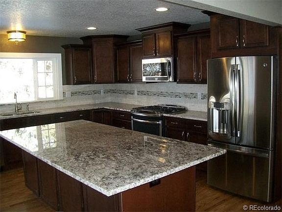 4th image of 3639 S Glencoe St