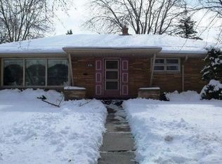 10245 W Grantosa Dr, Milwaukee, WI 53222