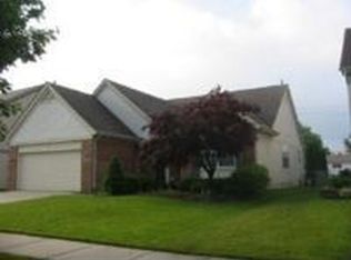 36731 Canyon Dr, Westland, MI 48186
