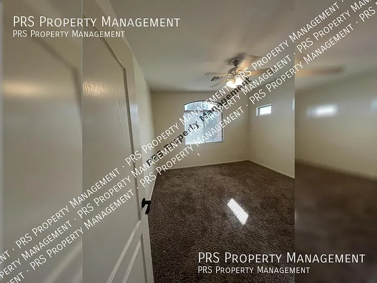 576 E Julian Dr — Photo 34