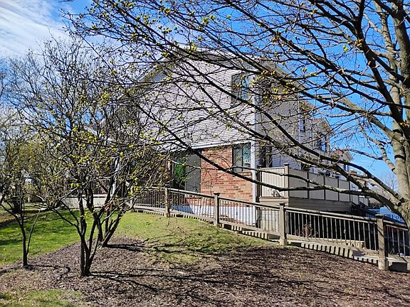 3rd image of 3061 Pheasant Creek Dr