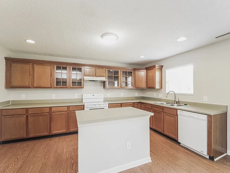 4490 Saint Catherines Ct — Photo 7