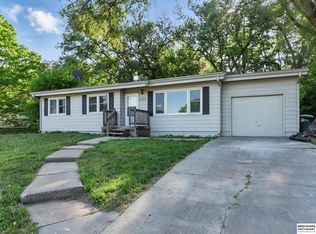8853 Izard Cir, Omaha, NE 68114