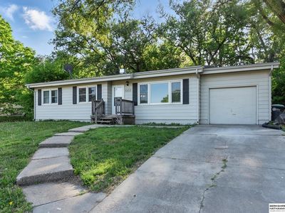 8853 Izard Cir, Omaha, NE, 68114