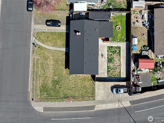 2nd image of 305 N Earl Road