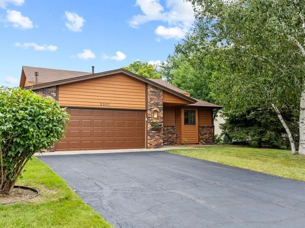 2301 Connelly Cir, Burnsville, MN 55337