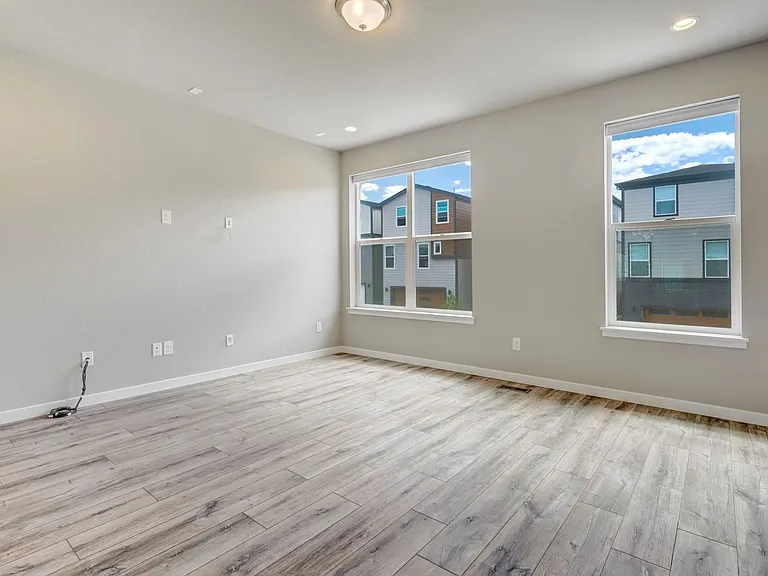 1354 Sunshine Valley Way — Photo 41