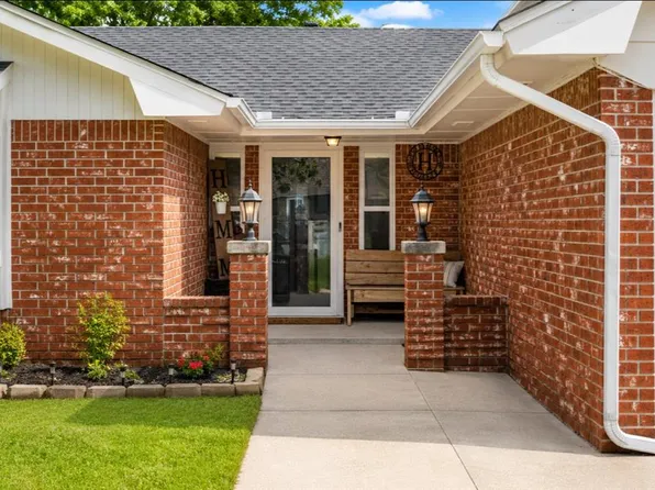 1722 Lancaster Cir, Norman, OK 73069
