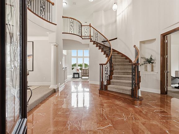 3rd image of 2841 Meadow Ridge Dr
