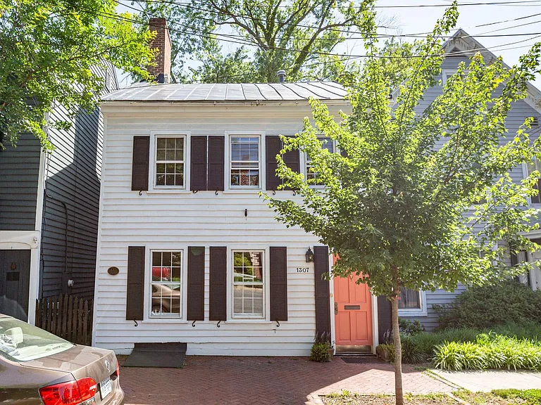1307 Caroline St — Photo 38