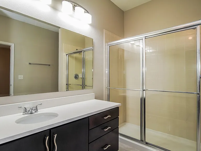 1557 Regent Ct — Photo 10