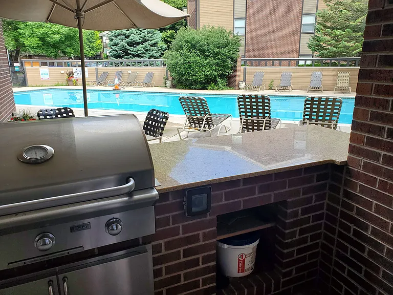 Pinecone Apartments — Photo 10
