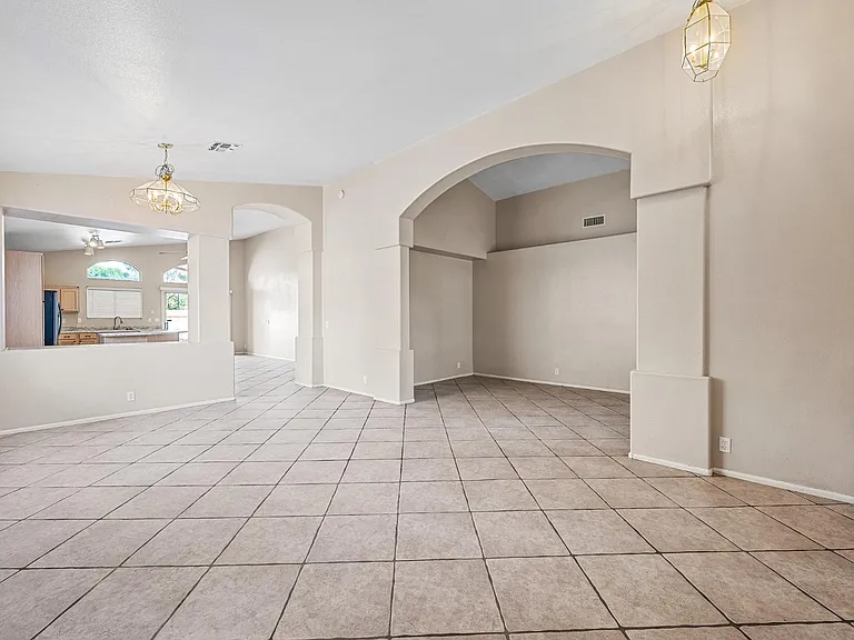 20717 N 59th Dr — Photo 2