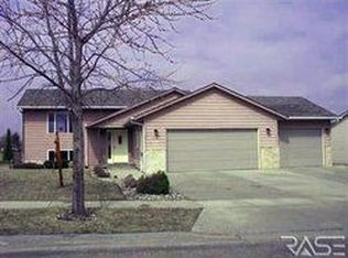 6716 W 61st St, Sioux Falls, SD 57106