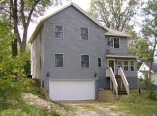 1975 N Oak Grove Rd, Oconomowoc, WI 53066