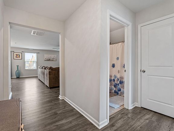 3rd image of 729 Spellbrook Rd