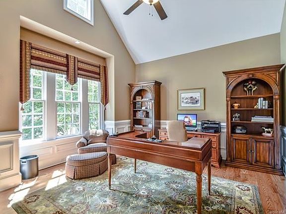 3rd image of 119 Willow Bend Ct