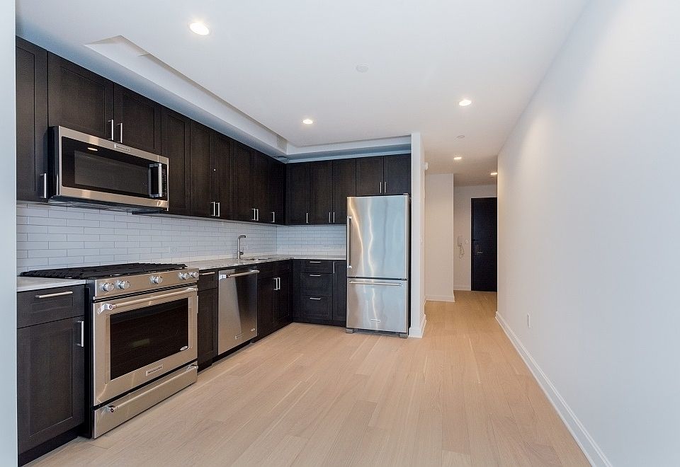1st image of 21 W End Ave APT 2509