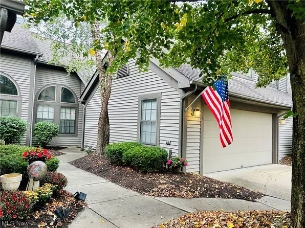4042 Saint Andrews Ct APT 3, Canfield, OH 44406