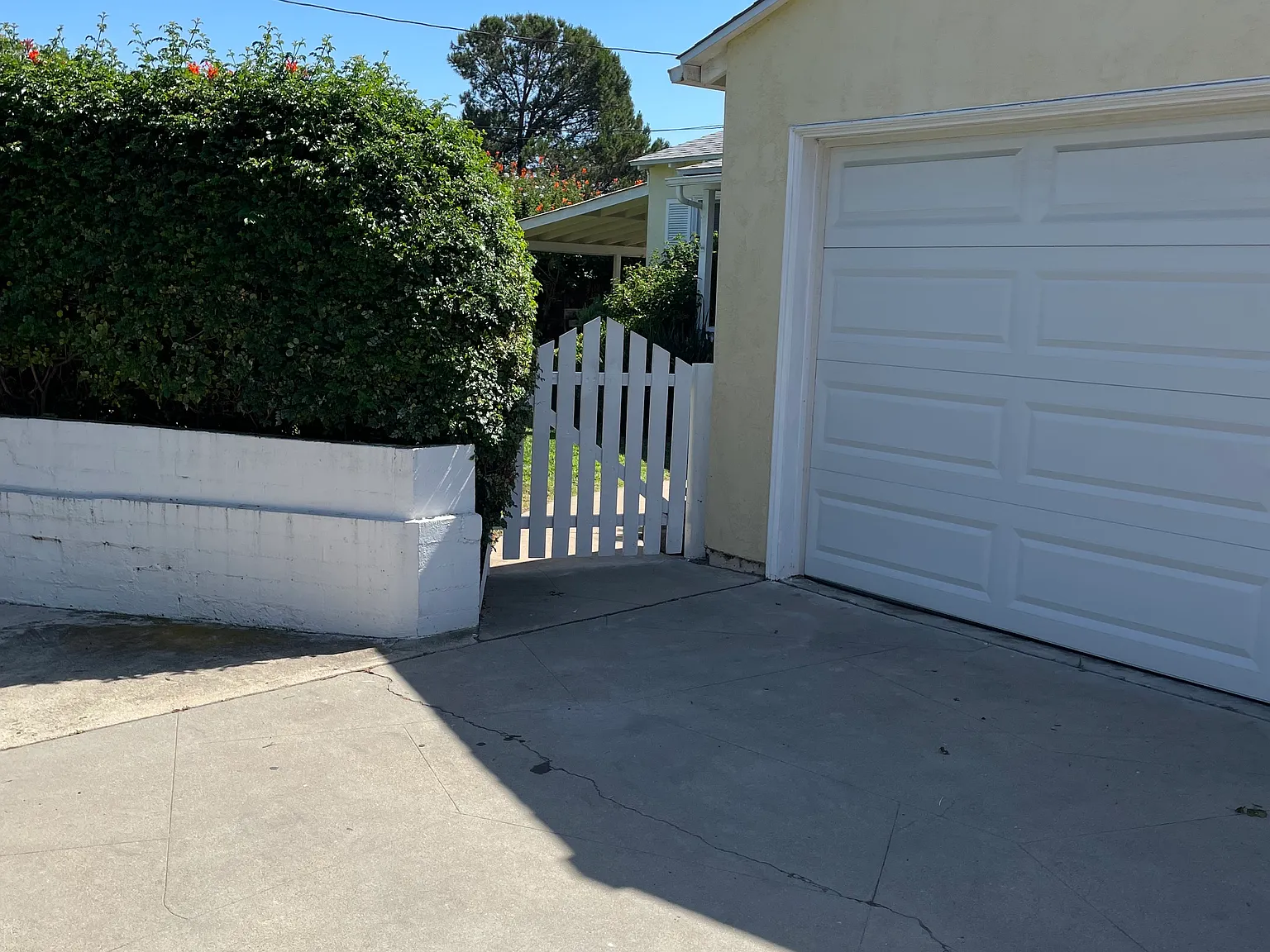 Aragon Dr, San Diego — Photo 2