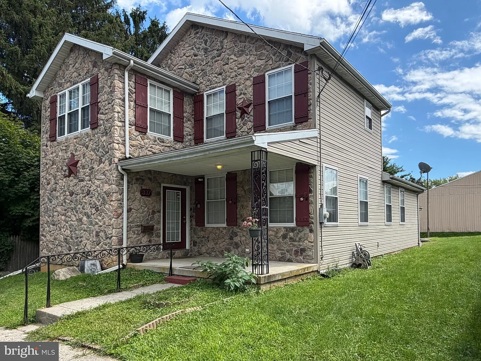 3 bed, 3.0 bath, 1770 sqft, $2,900 — Photo 1