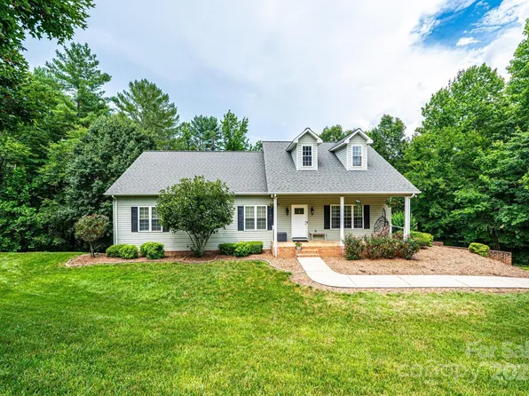 1040 Julius Ct, Lenoir, NC 28645