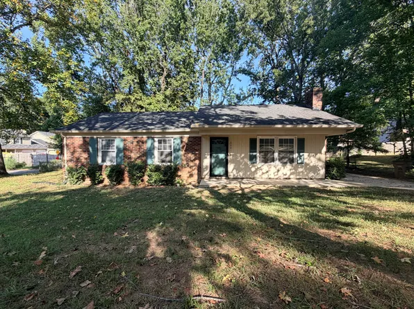 3301 Bristle Cone Rd, Greensboro, NC 27406