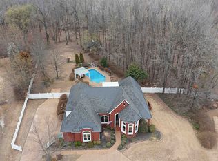 821 Grayson Ln, Jackson, TN 38305