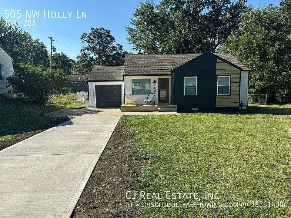 505 NW Holly Ln