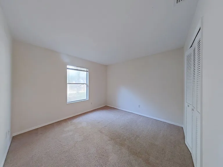 127 Titan Dr — Photo 8